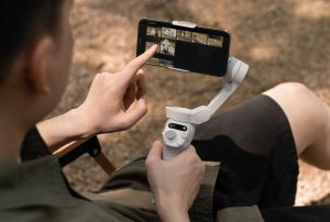 Tay cầm chống rung DJI Osmo Mobile SE tích hợp hiều chế độ quay video sáng tạo 